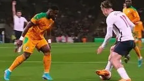 火速抢光！重庆奥体中心首场“渝超”赛事门票热销，42000张票一抢而空，激情盛宴不容错过！